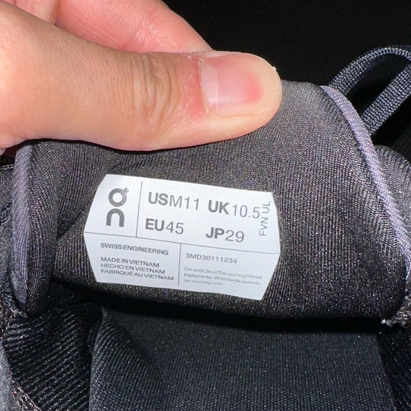 on cloud - cloudstratus 3 , size 11 men - Picture 10 of 10